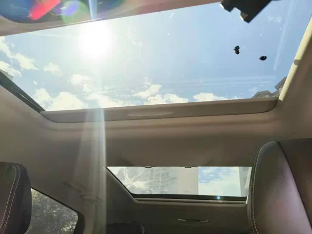 Roewe iMAX8 — Фото автомобиля 6