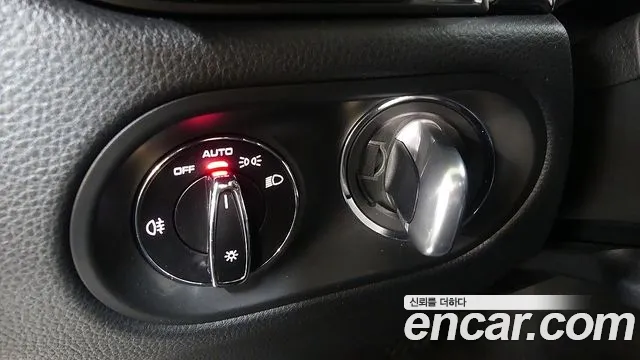 Porsche Macan — Фото автомобиля 16