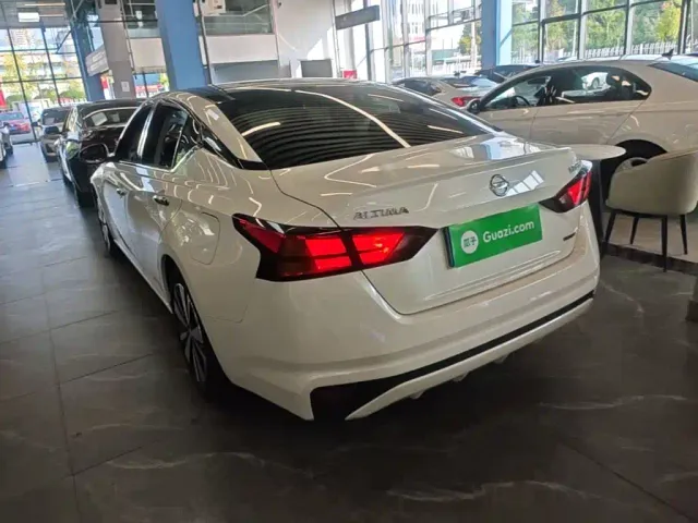 Nissan Teana — Фото автомобиля 4