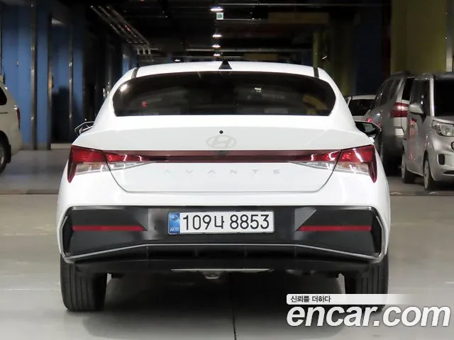 Hyundai Avante CN7 — Фото автомобиля 4