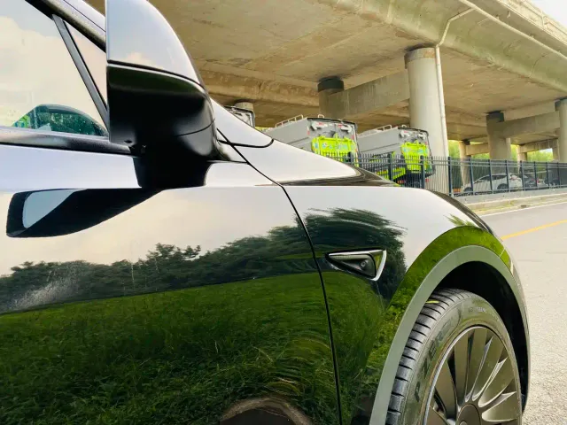 Tesla Model Y — Фото автомобиля 13