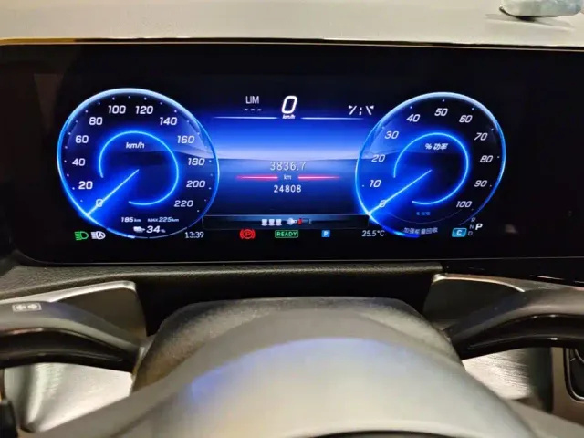 Mercedes-Benz EQB — Фото автомобиля 11