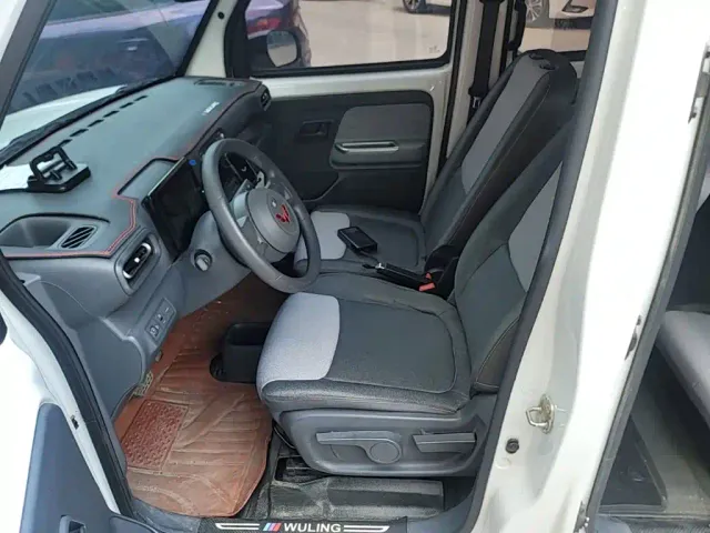 Wuling Zhiguang NEV — Фото автомобиля 14