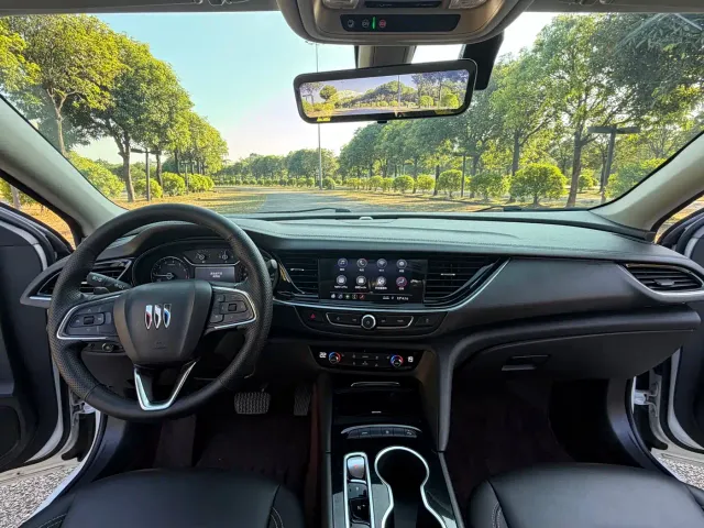 Buick Regal — Фото автомобиля 9
