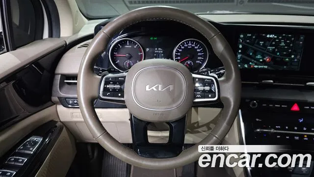 Kia Carnival Generation 4 — Фото автомобиля 13