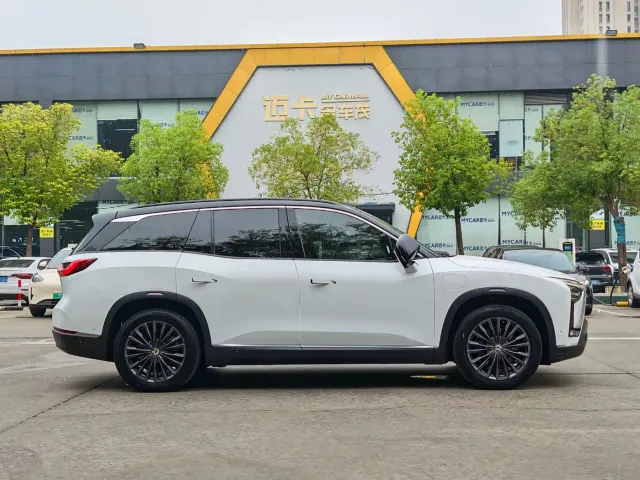 Nio ES8 — Фото автомобиля 29