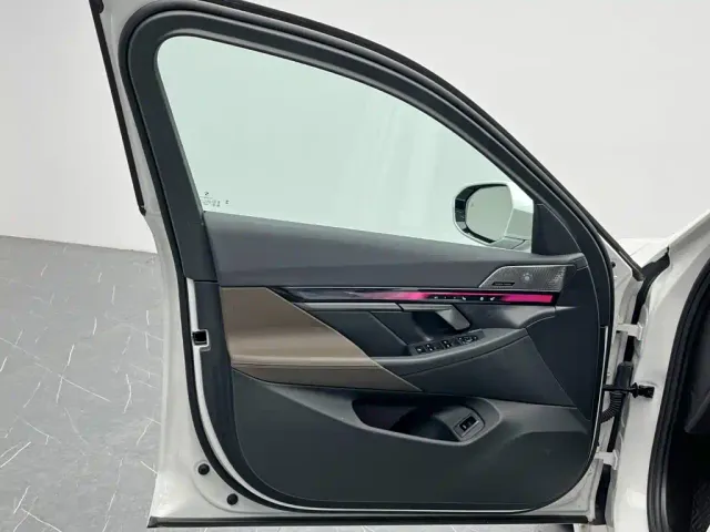 BMW 5 Series — Фото автомобиля 12