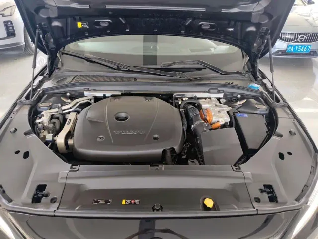 Volvo S90 — Фото автомобиля 7