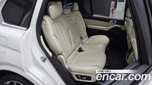 BMW X7 — Фото автомобиля 11