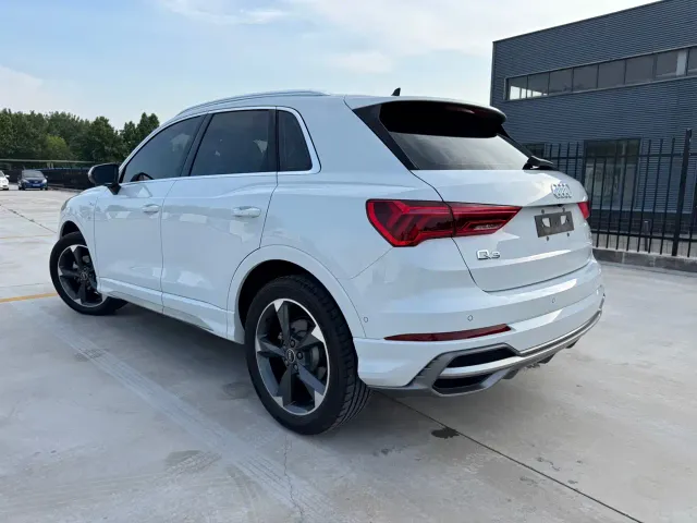Audi Q3 — Фото автомобиля 11