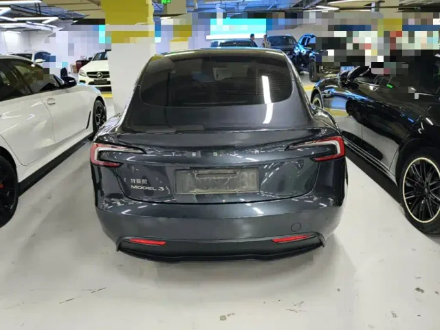 Tesla Model 3 — Фото автомобиля 5