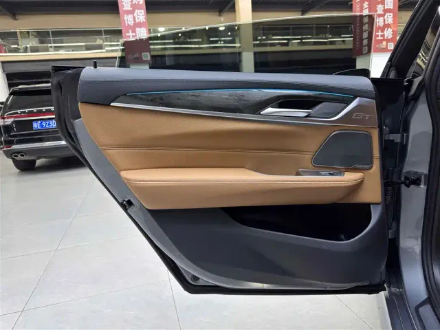 BMW 6 Series Gran Turismo — Фото автомобиля 12