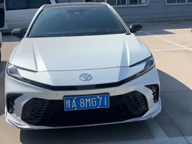 Toyota Camry — Фото автомобиля 2