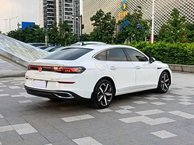 Volkswagen Lamando — Фото автомобиля 4