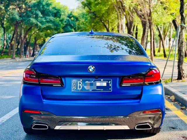 BMW 5 Series — Фото автомобиля 8