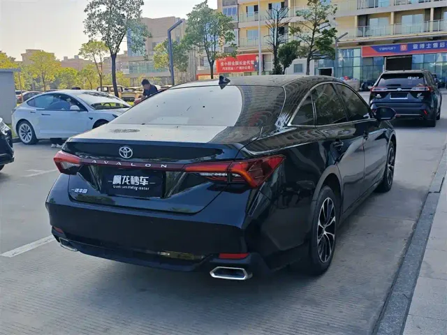 Toyota Avalon — Фото автомобиля 5