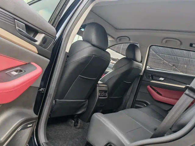 Jetour X70 — Фото автомобиля 6