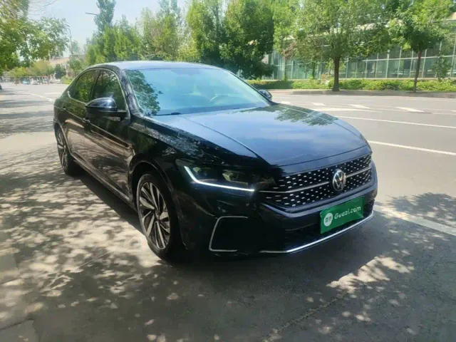 Volkswagen Passat — Фото автомобиля 3
