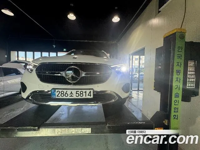Фотография автомобиля — Mercedes-Benz GLC-Class