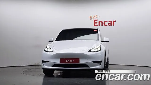 Tesla Model Y — Фото автомобиля 3
