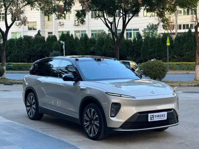 Nio ES8 — Фото автомобиля 3