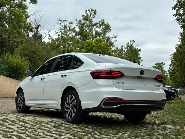 Volkswagen Lavida — Фото автомобиля 7
