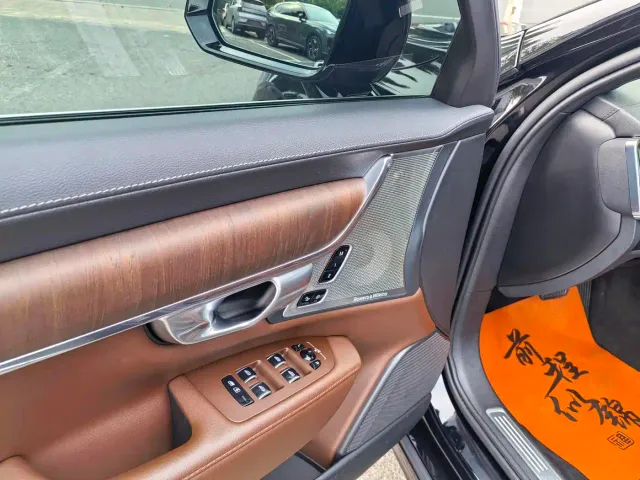 Volvo S90 — Фото автомобиля 8