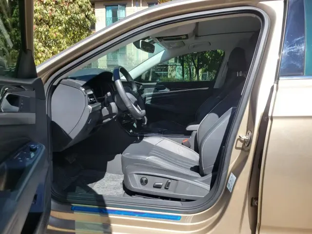 Volkswagen Passat — Фото автомобиля 5