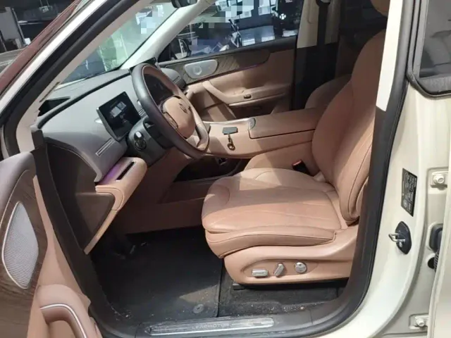 Leapmotor C11 — Фото автомобиля 14