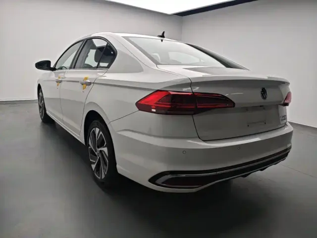 Volkswagen Bora — Фото автомобиля 4