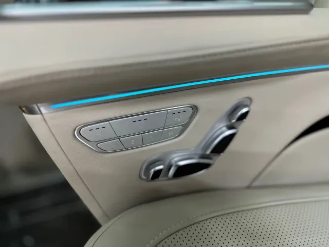 Mercedes-Benz V-Class — Фото автомобиля 21