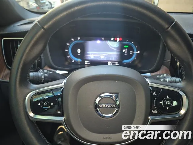 Volvo XC60 Generation 2 — Фото автомобиля 19