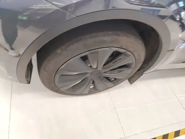 Tesla Model Y — Фото автомобиля 22