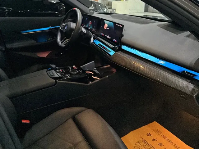BMW i5 M60 — Фото автомобиля 10