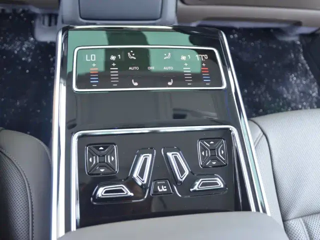 Audi A8 — Фото автомобиля 11