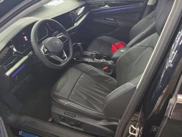Volkswagen Passat — Фото автомобиля 9