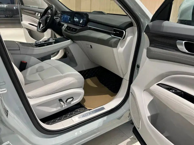 Ford Lingyu — Фото автомобиля 15