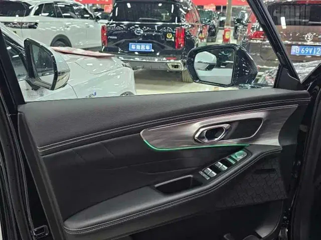 GAC Trumpchi GS8 — Фото автомобиля 8