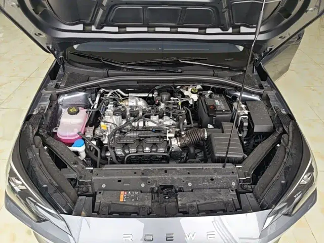 Roewe i5 — Фото автомобиля 19