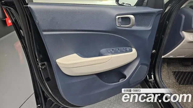 Hyundai Venue — Фото автомобиля 23