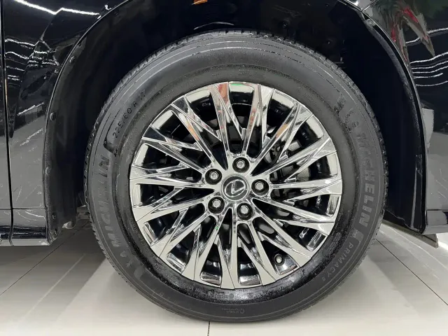 Lexus LM — Фото автомобиля 28