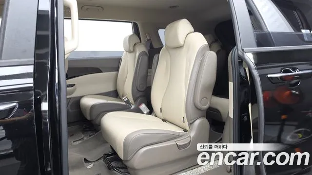 Kia Canival Carnival 4 поколение Бензин 9 мест Prestige — Фото автомобиля 23