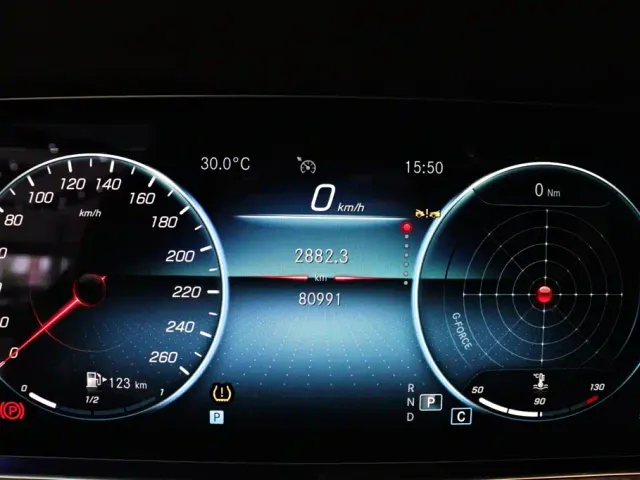 Mercedes-Benz E-Class — Фото автомобиля 14