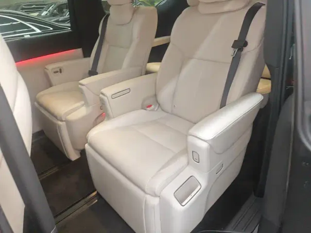Li Auto MEGA — Фото автомобиля 16