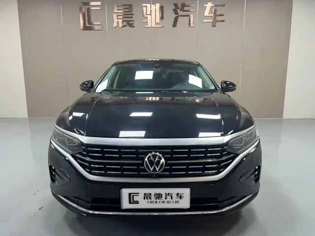Volkswagen Passat — Фото автомобиля 2