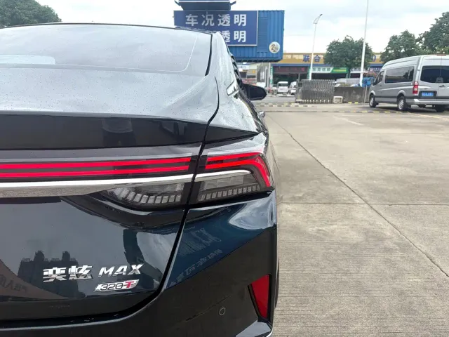 Dongfeng Yixuan MAX — Фото автомобиля 13