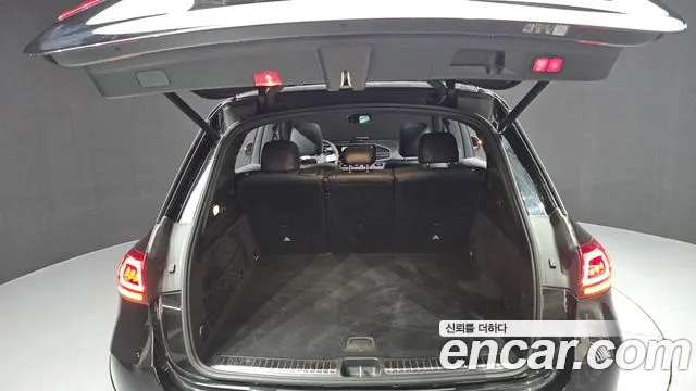 Mercedes-Benz GLE-Class — Фото автомобиля 12