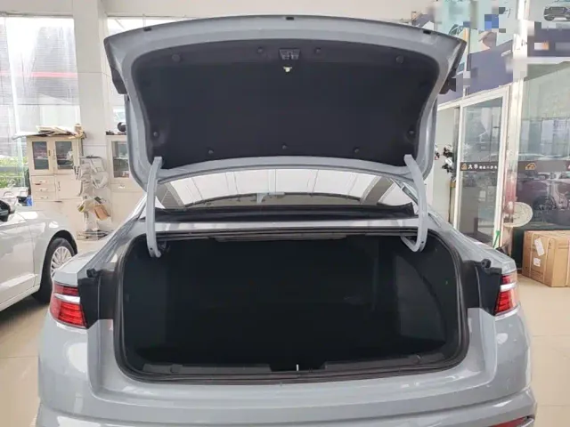 Geely Xingrui — Фото автомобиля 18