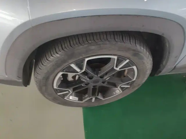 Geely ICON — Фото автомобиля 22