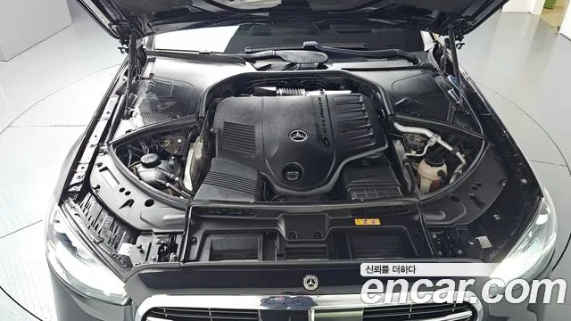 Mercedes-Benz S-Class W223 — Фото автомобиля 8